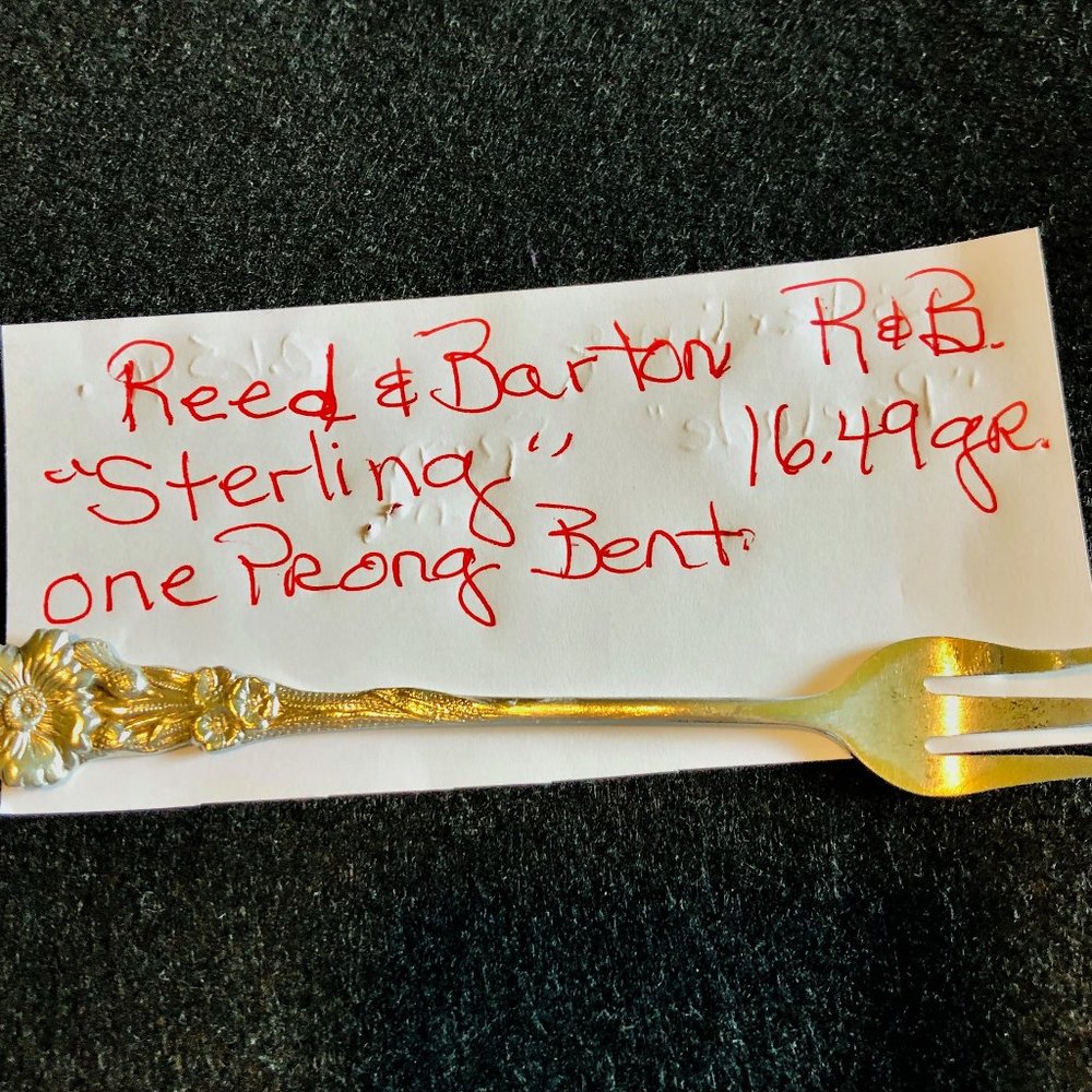 ANTIQUE THREE PRONG FORK STERLING SILVER BEAUTIFUL FLORAL